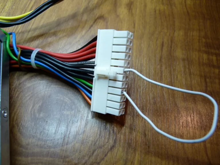 test-cable-vert-noir-connexion