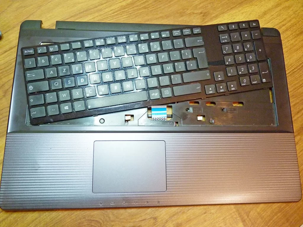 vue-clavier-palmrest-ASUS-R900V