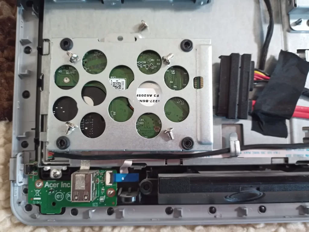 ACER AIO Aspire Z3-705 demonter disque dur