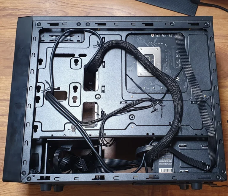 06 PC Bureau Cable Managment boitier panneau droite fini